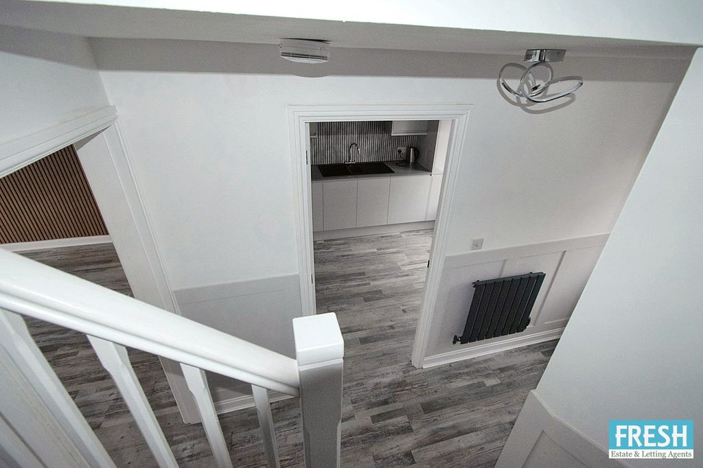 Property photo 3 of 25