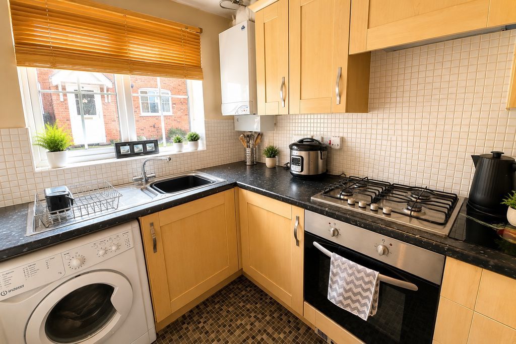Property photo 3 of 7 Kitchen