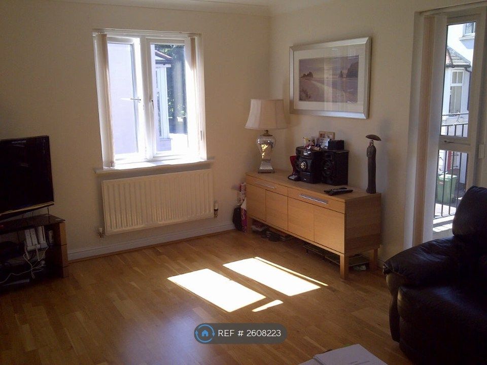 Property photo 3 of 11