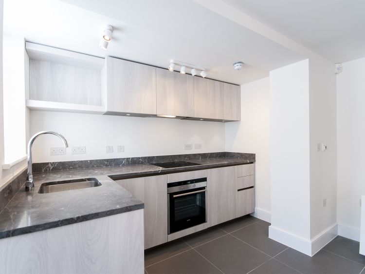 Property photo 3 of 7 10 Grantham Kitchen