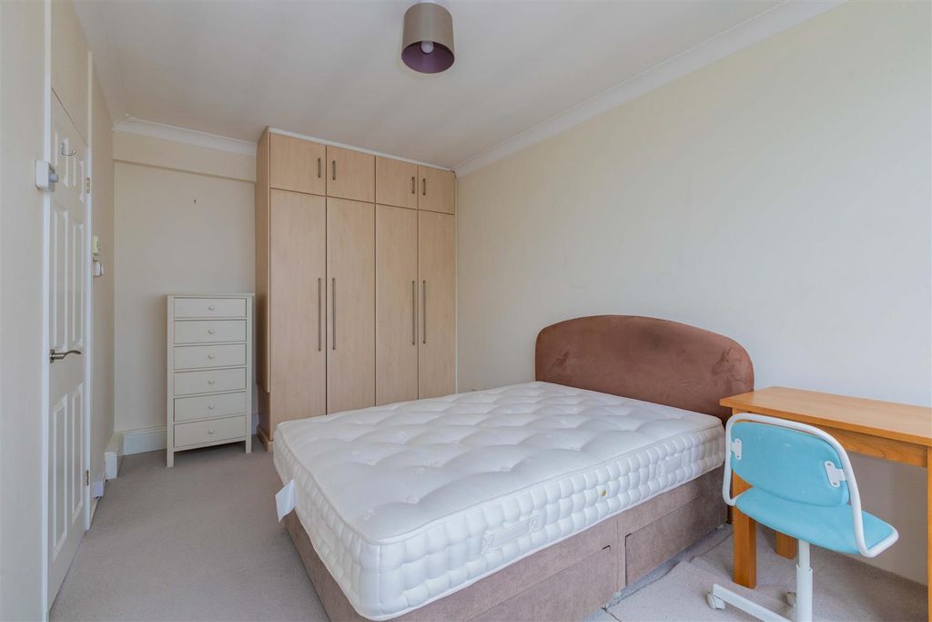 Additional image 16 of 2 bed flat for saleWoodhurst South Ray Mead Road, Maidenhead SL6