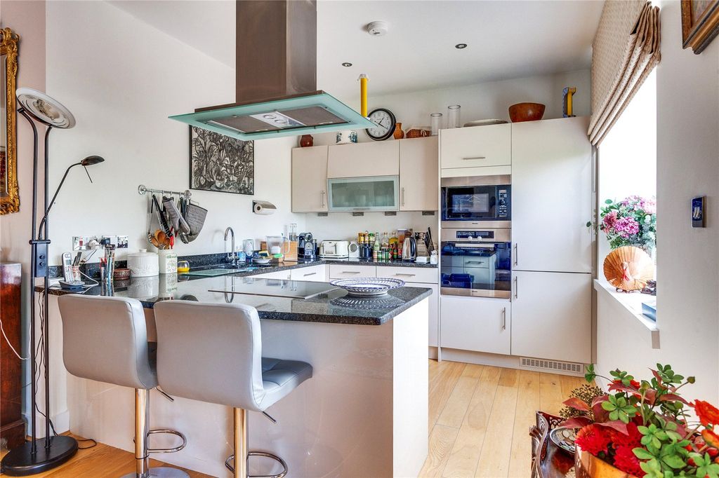 Property photo 3 of 16 Kitchen