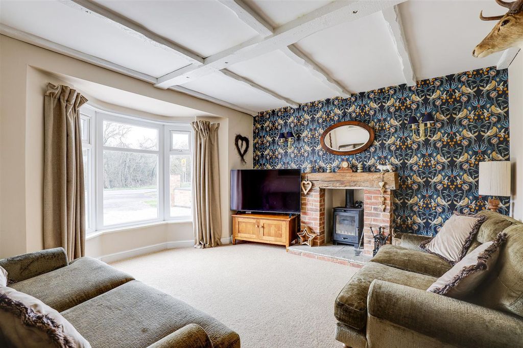 Property photo 2 of 33