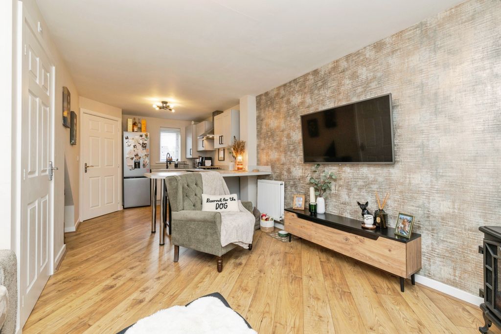 Property photo 2 of 14 Open Plan Living