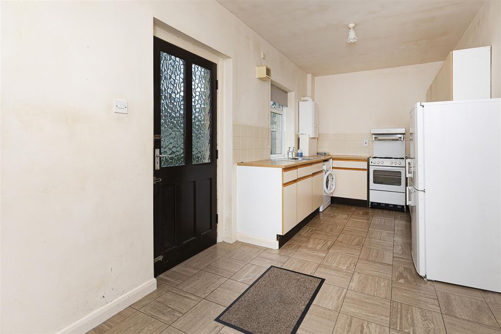 Property photo 2 of 26 Kitchen/Diner