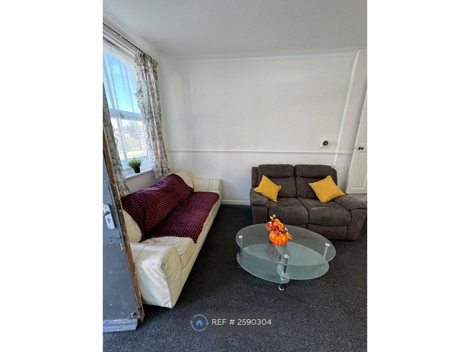 Property photo 2 of 35