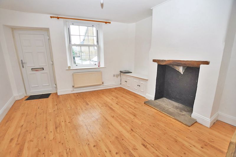 Property photo 3 of 12 Photo 4