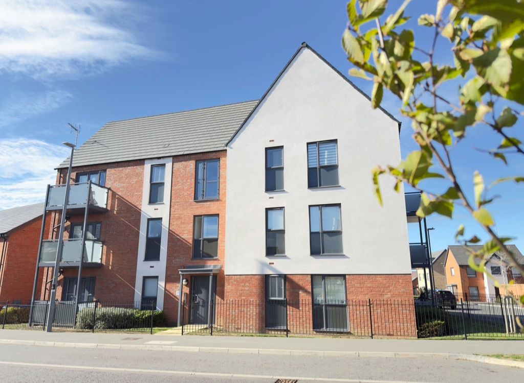 Property photo 2 of 19