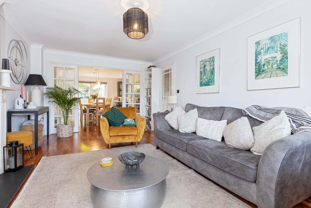 Property photo 3 of 24 Warren Rd_13.Jpg