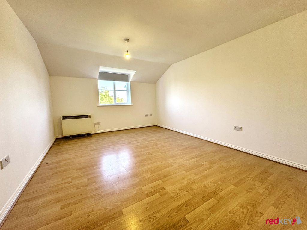 Property photo 2 of 12 Lounge