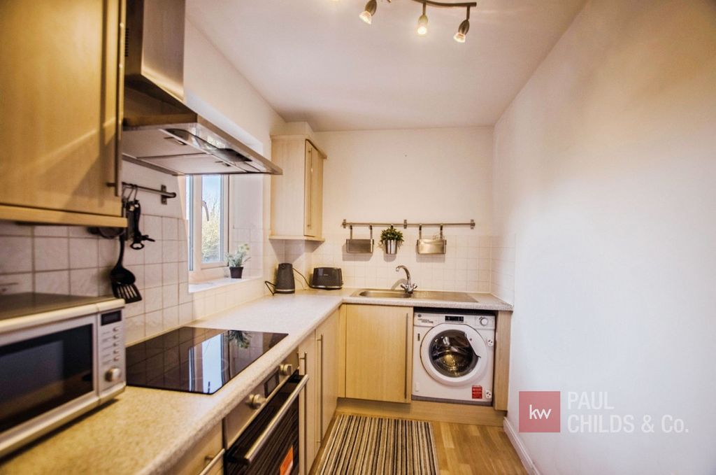 Property photo 3 of 11