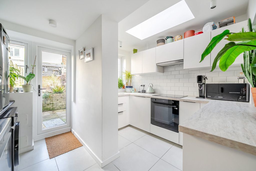 Property photo 2 of 12 Picture No. 34