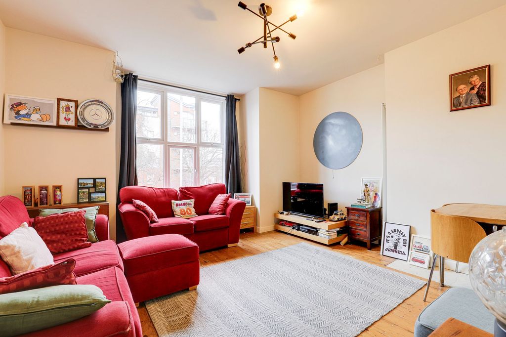 Property photo 2 of 11