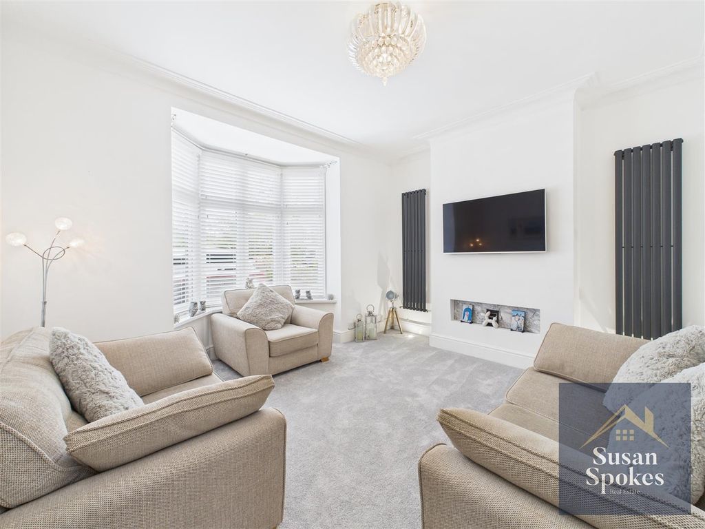 Property photo 3 of 33 Cam01858G0-Pr0155-Still016.Jpg