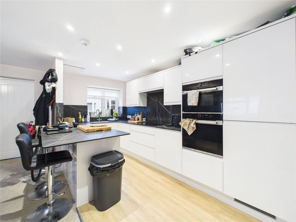 Property photo 2 of 10 Picture No. 06