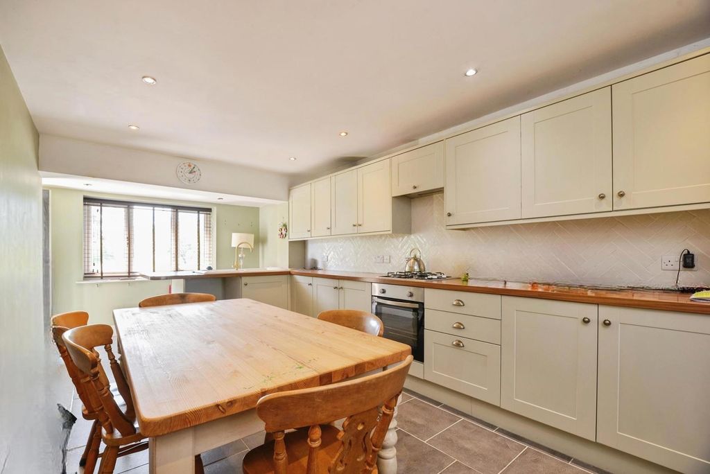 Property photo 3 of 20 Pbox-Img.Jpg