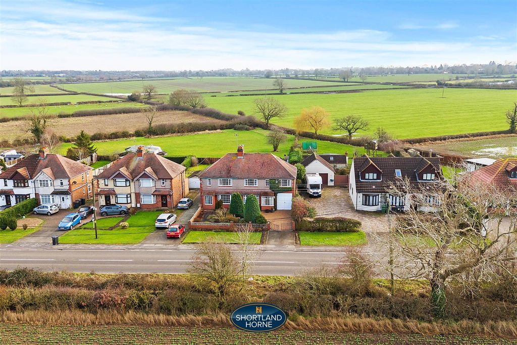 Property photo 2 of 31 173 Coventry Road (4 Of 32).Jpg