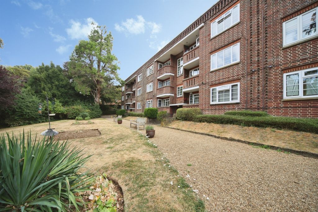 Property photo 2 of 12