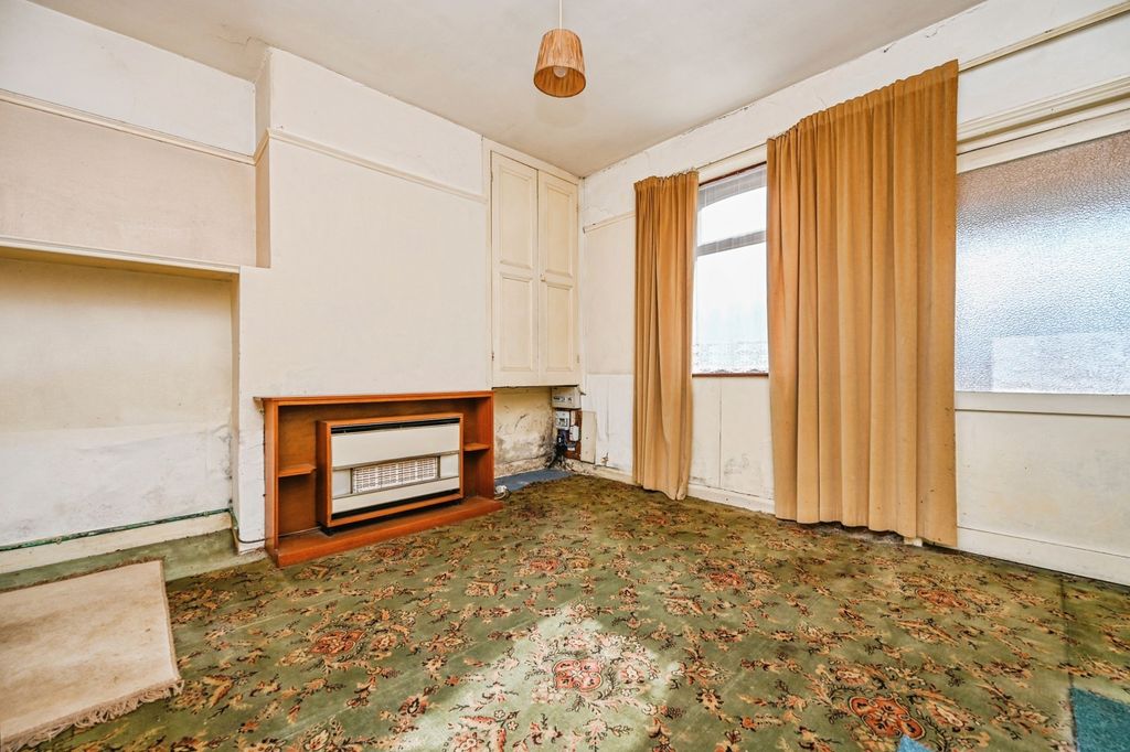 Property photo 3 of 20 Pbox-Img.Jpg
