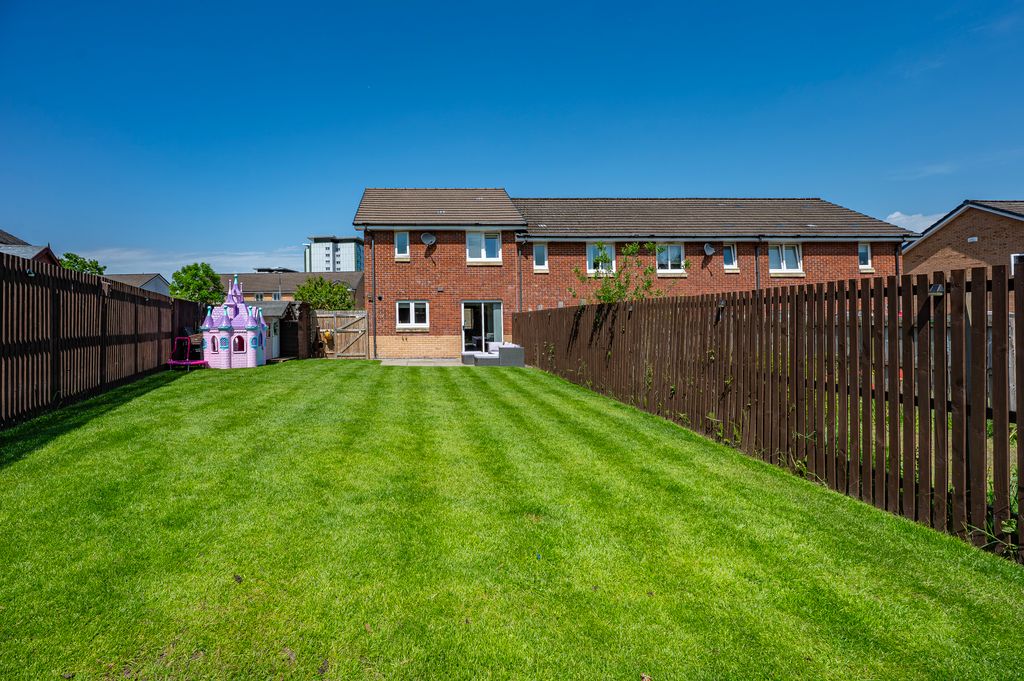 Property photo 3 of 44