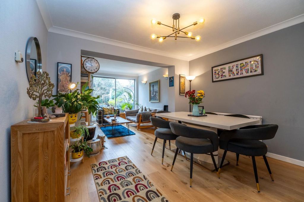 Property photo 1 of 25