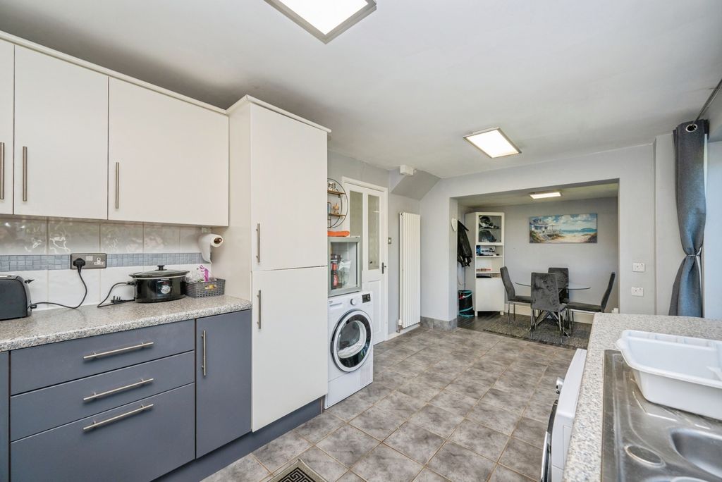 Property photo 3 of 21 Pbox-Img.Jpg