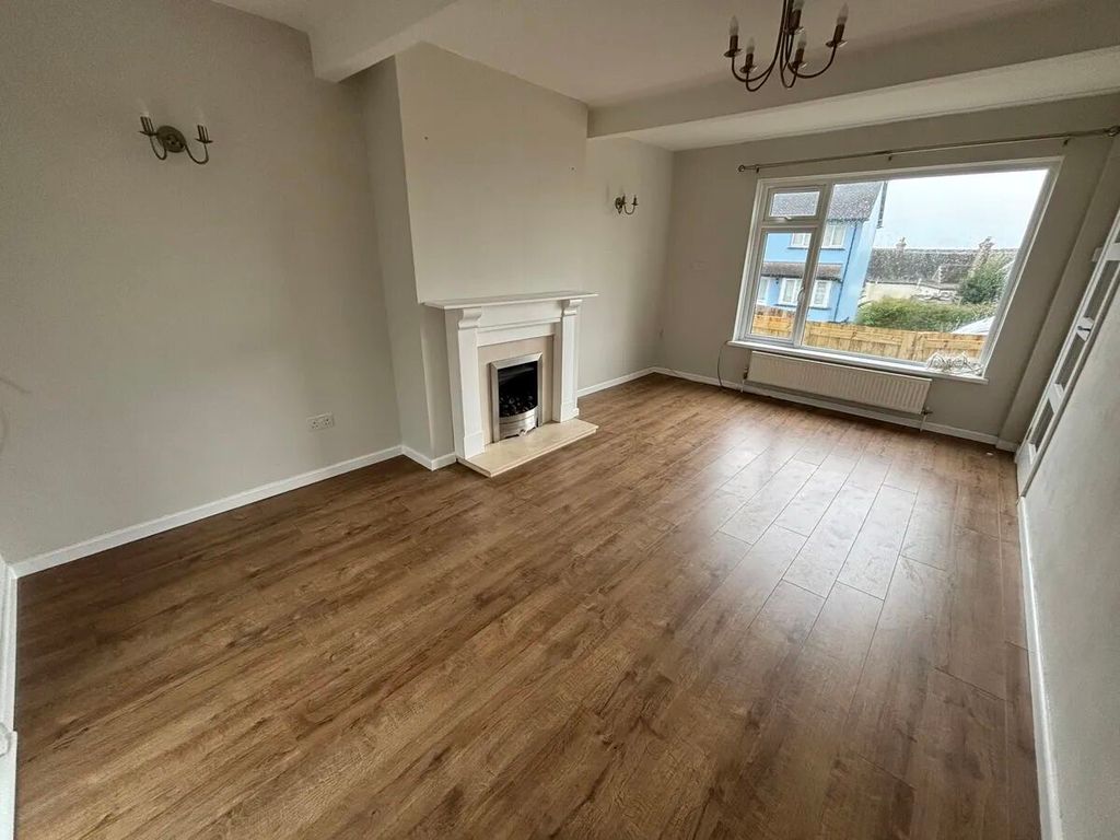 Property photo 2 of 11 Picture 2