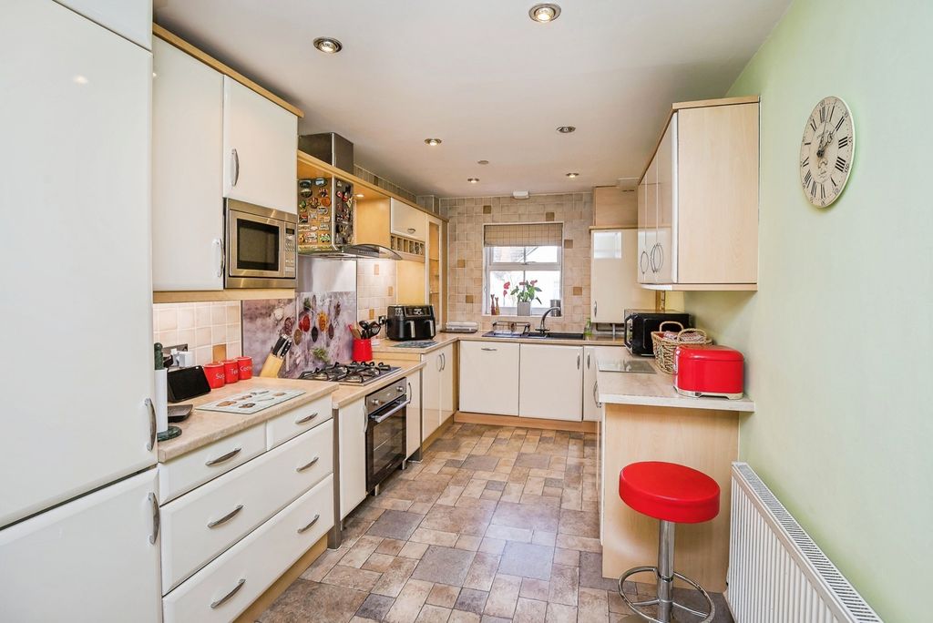 Property photo 2 of 20 Pbox-Img.Jpg