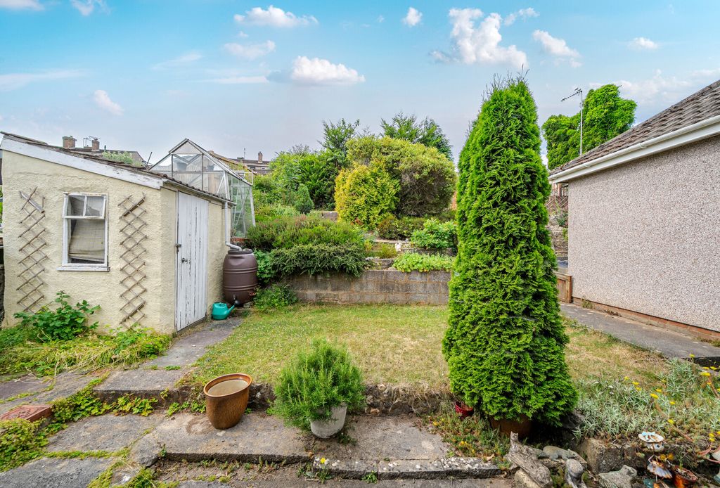 Property photo 2 of 23 1313093-15-6864Fb...