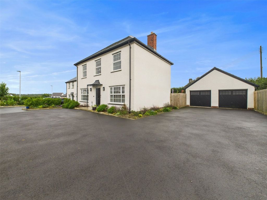 Property photo 1 of 34 Picture No. 33