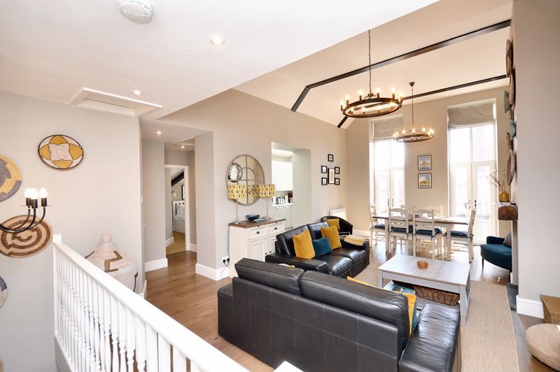 Property photo 3 of 16 Lounge Diner