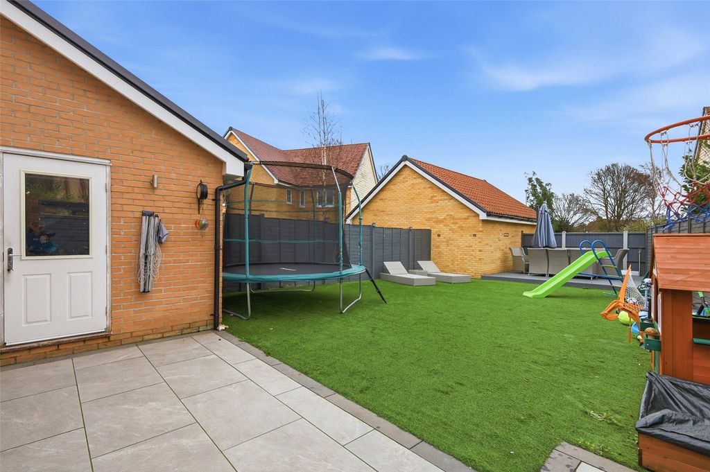 Property photo 2 of 22 Picture No. 25