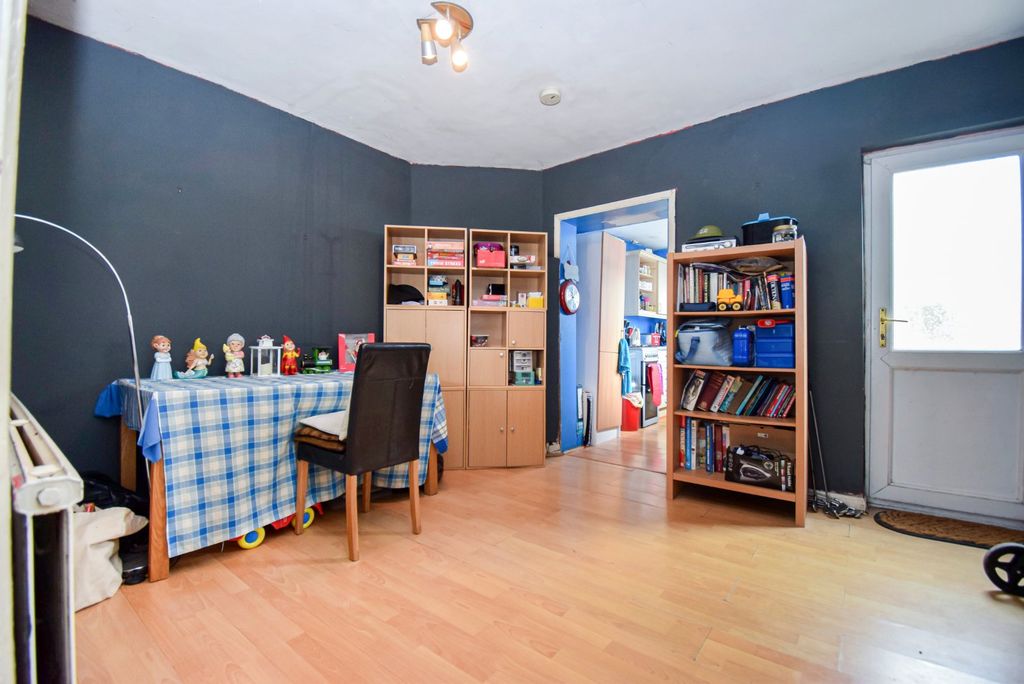 Property photo 3 of 14 Dining Room
