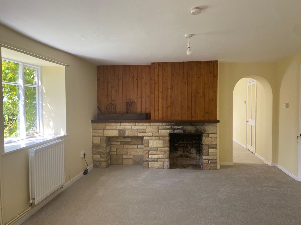 Property photo 3 of 15 1000019769
