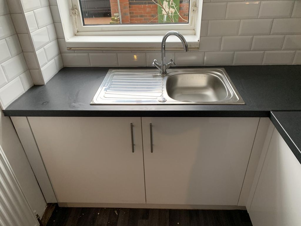 Property photo 3 of 4 Kitchen