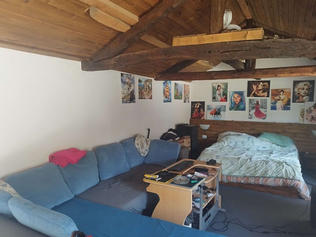 Property photo 3 of 3