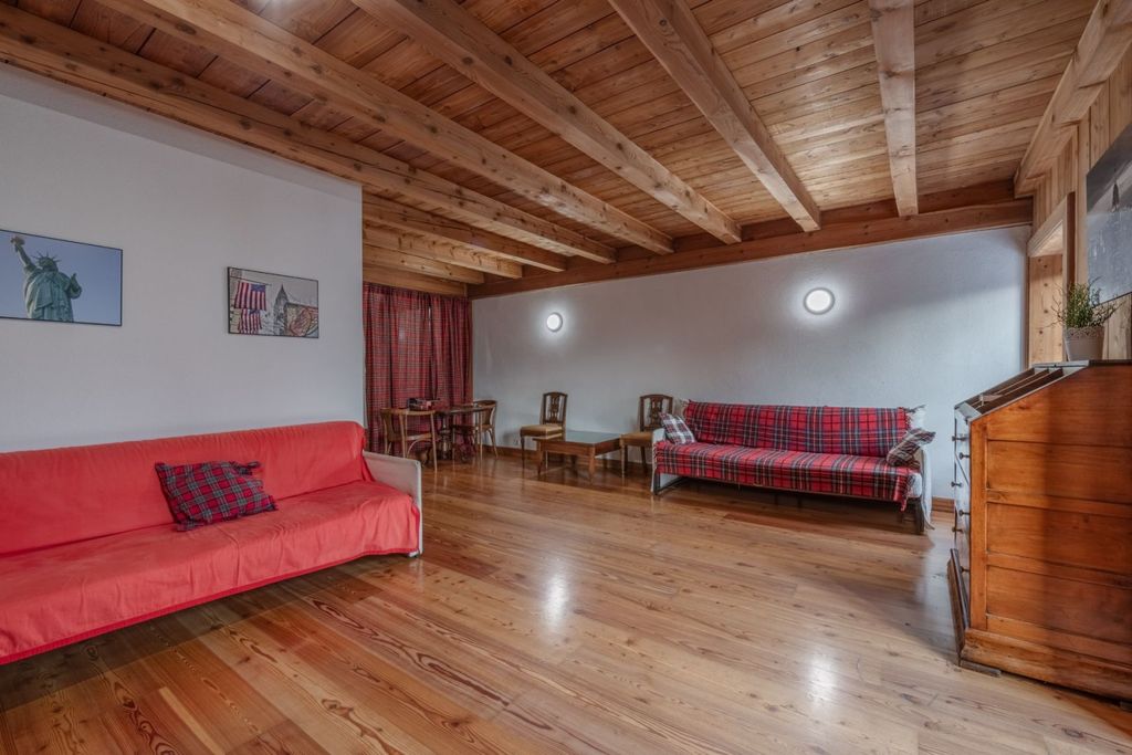 Property photo 3 of 12 Chamonix Chalet For