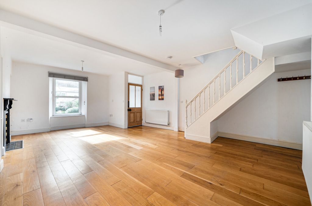 Property photo 2 of 17 1425643-1-69Aeb1c...