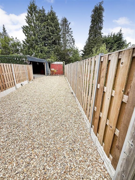 Property photo 3 of 3 Garage