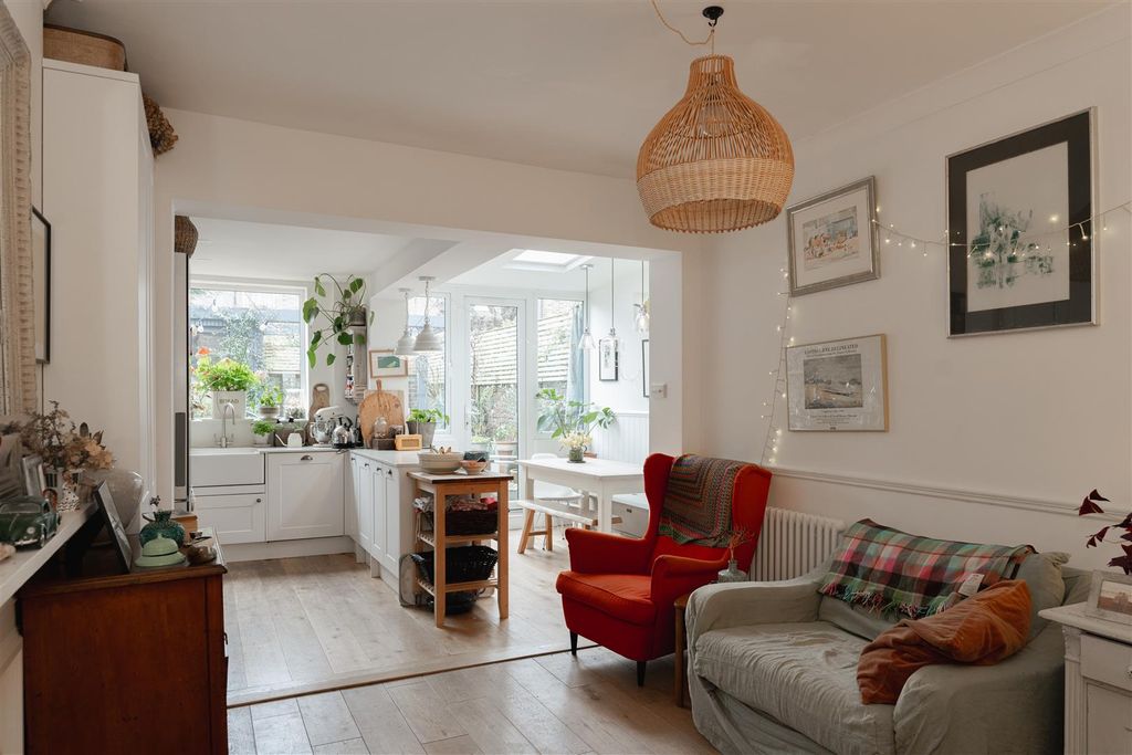 Property photo 2 of 17 7.Jpg