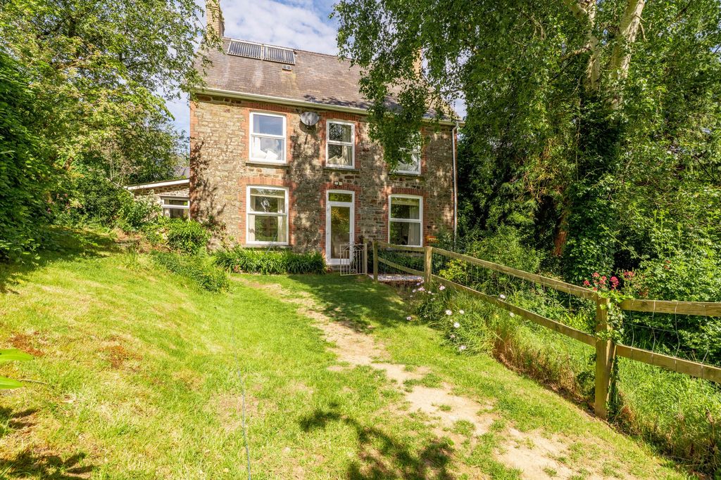 Property photo 1 of 44