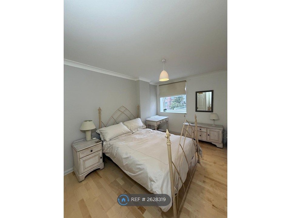 Property photo 1 of 6 Furnished Bedroom