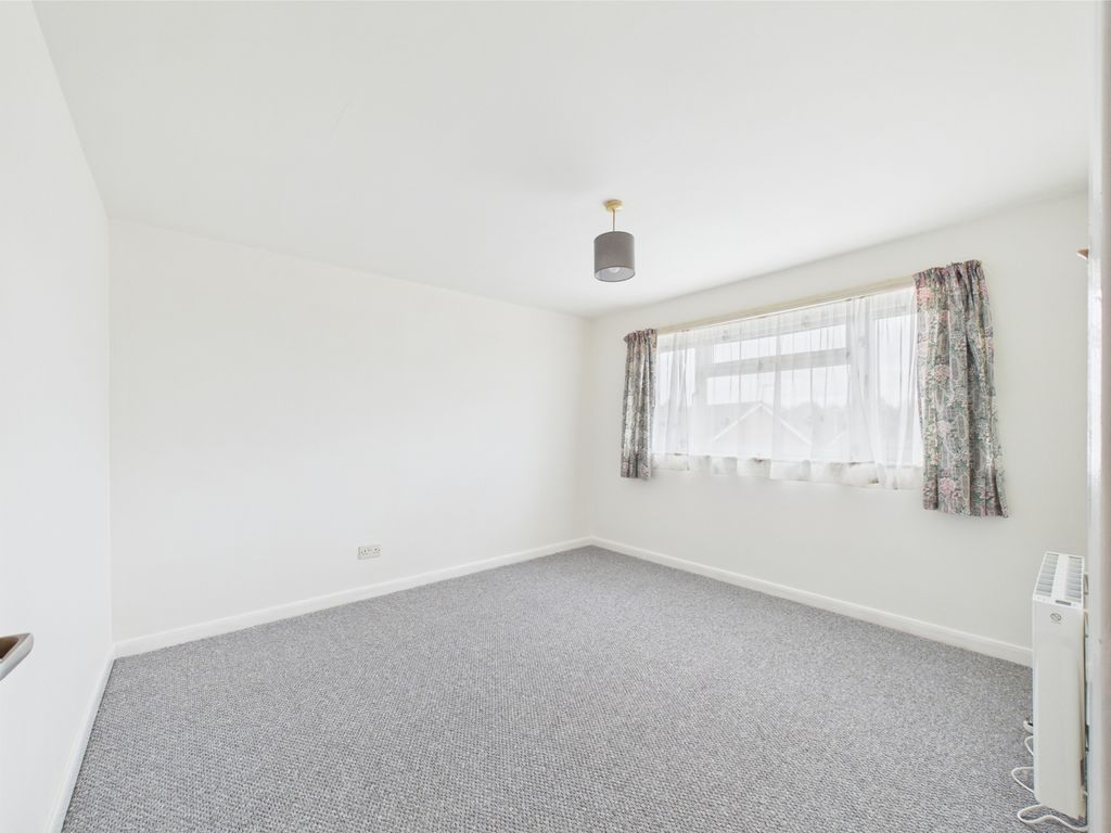 Property photo 2 of 6 Bedroom 1