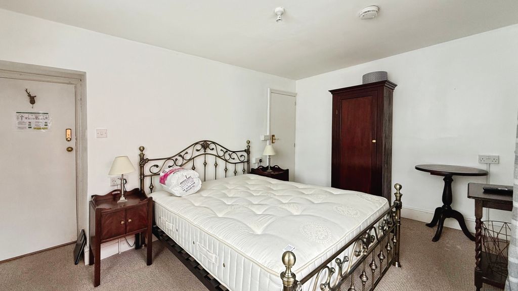 Property photo 2 of 9 Private Bedroom