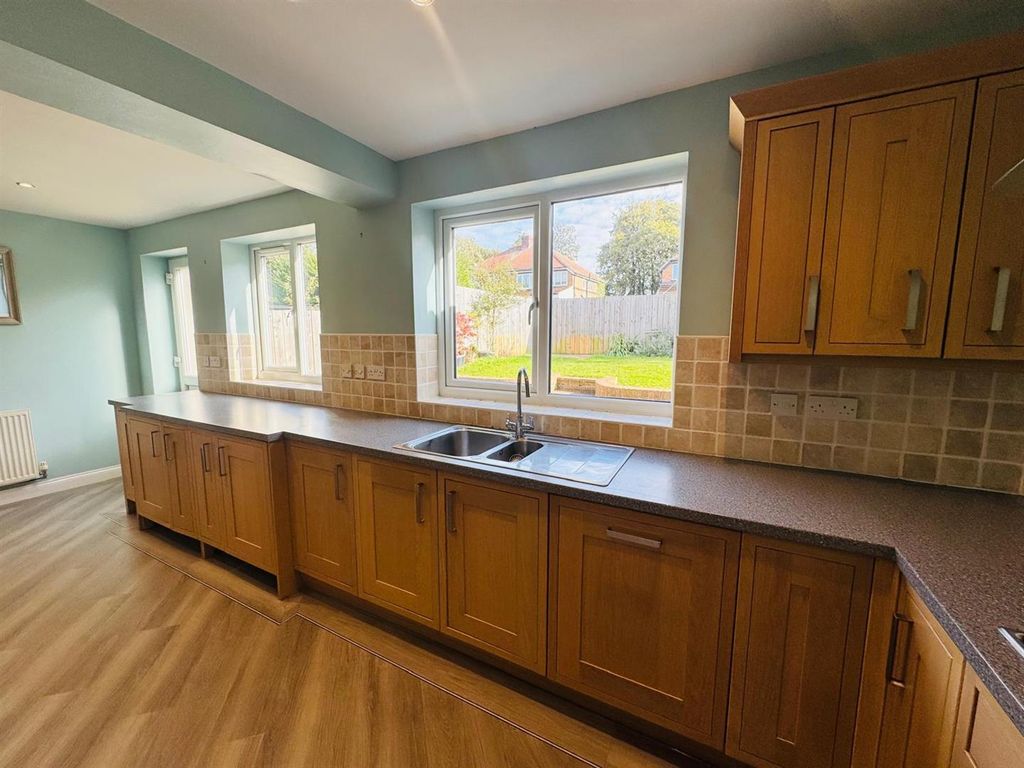 Property photo 3 of 15 Kitchen Diner