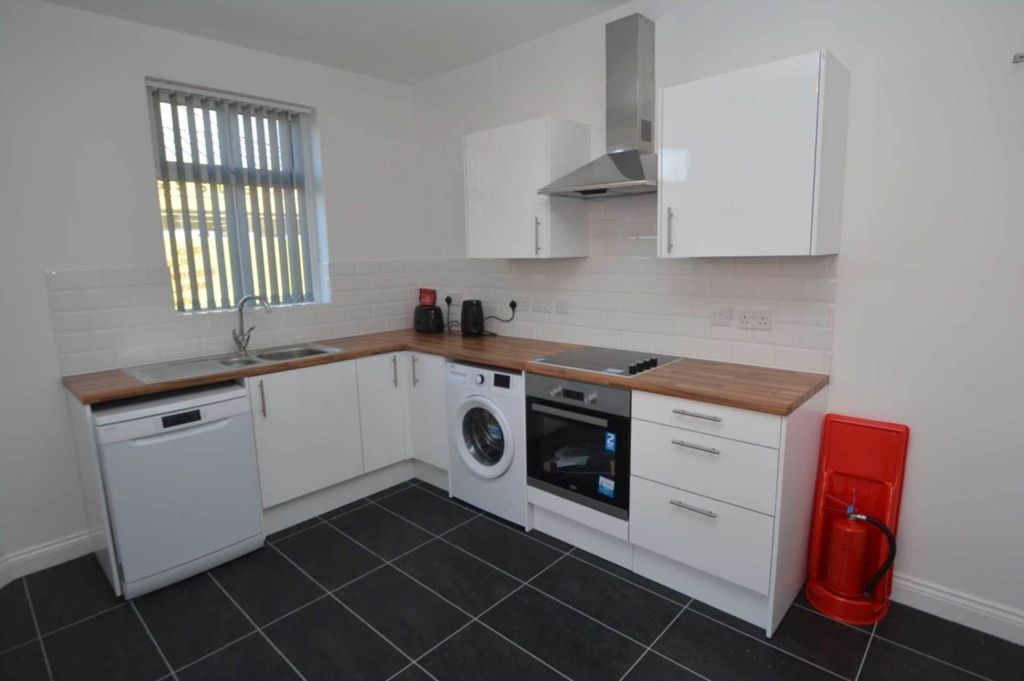 Property photo 2 of 3