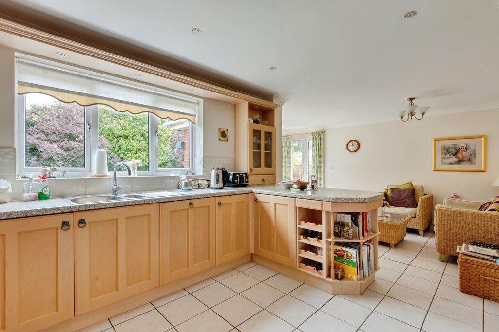 Property photo 3 of 26 Pbox-Img.Jpg
