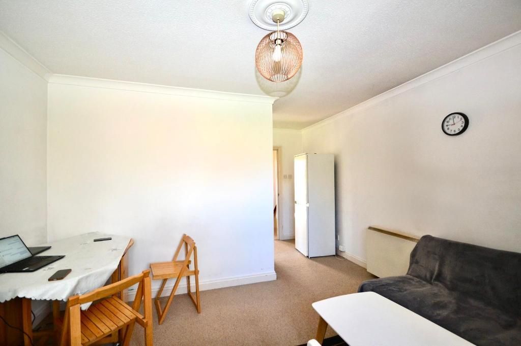 Property photo 2 of 10 Living Room