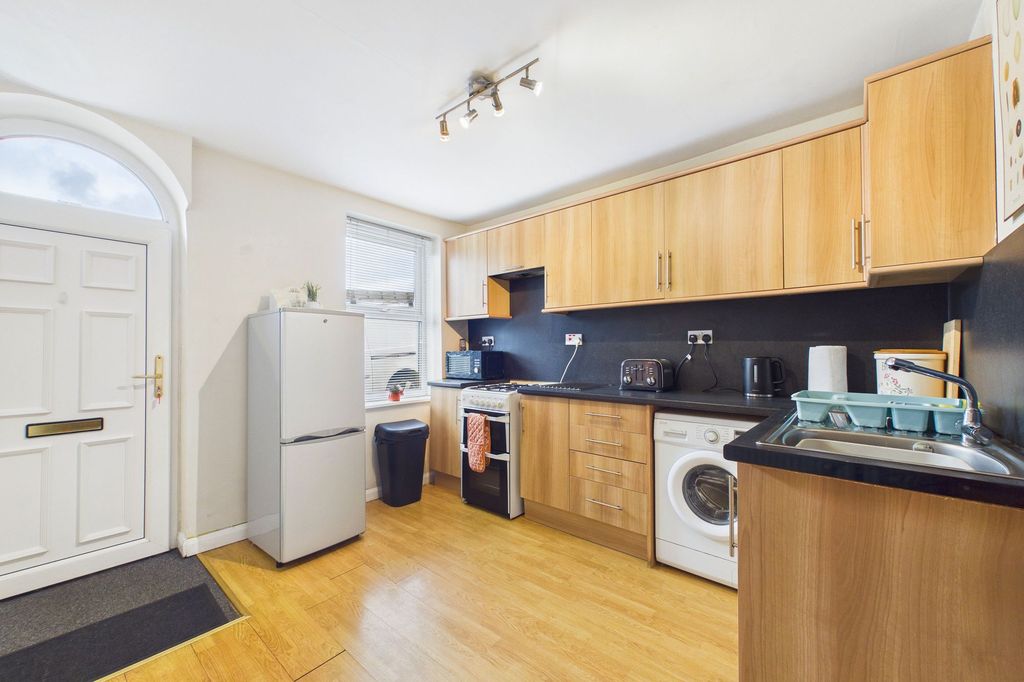 Property photo 3 of 13