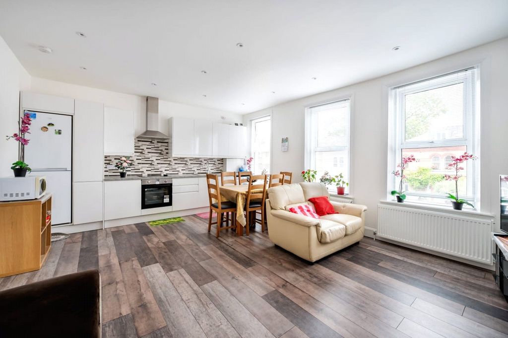 Property photo 2 of 13 Picture No. 02